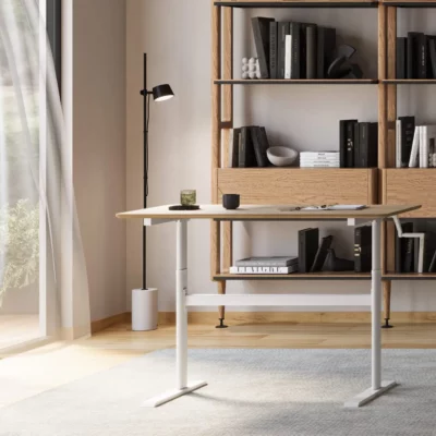 Natura Höhenverstellbarer Schreibtisch