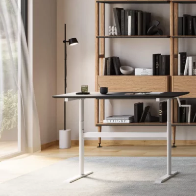 Natura Höhenverstellbarer Schreibtisch